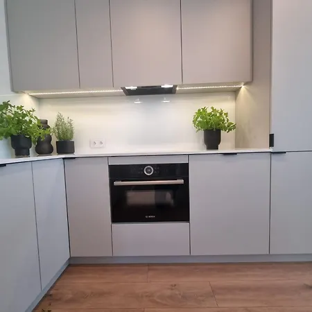 3-bedroom Specious Mokotow With Balcony شقة *