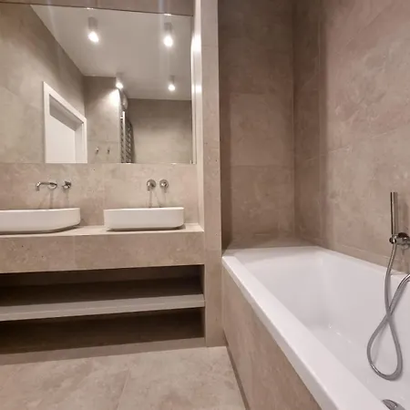 3-bedroom Specious Mokotow With Balcony شقة *