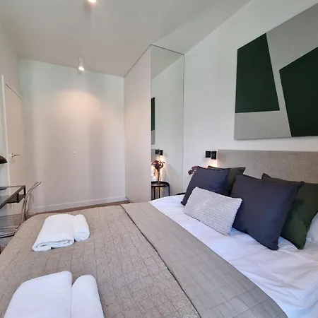 شقة 3-bedroom Specious Mokotow With Balcony *