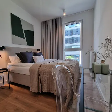 3-bedroom Specious Mokotow With Balcony وارسو